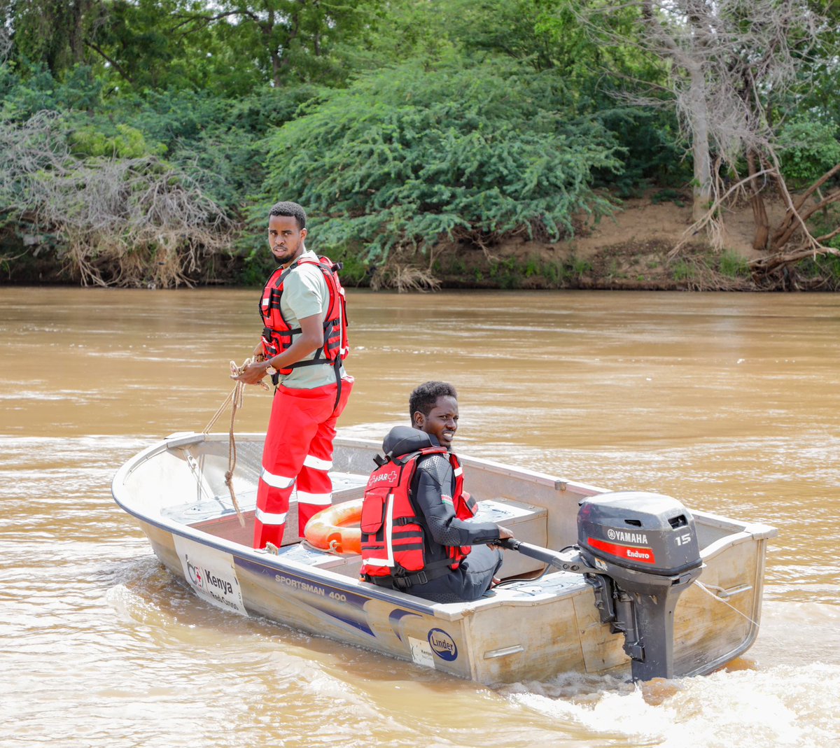 ElhajiMahat's tweet photo. 🚨 READY. TRAINED. READY TO SAVE LIVES! 🌊
Proud to be part of @KenyaRedCross #GarissaRCATAquaTeam as we sharpened our skills in #ElNiño preparedness and water rescue.
Grateful for this amazing team and our shared commitment to serve, respond and save lives. ❤️🇰🇪
#AlwaysThere https://t.co/NG2tgBh9R2