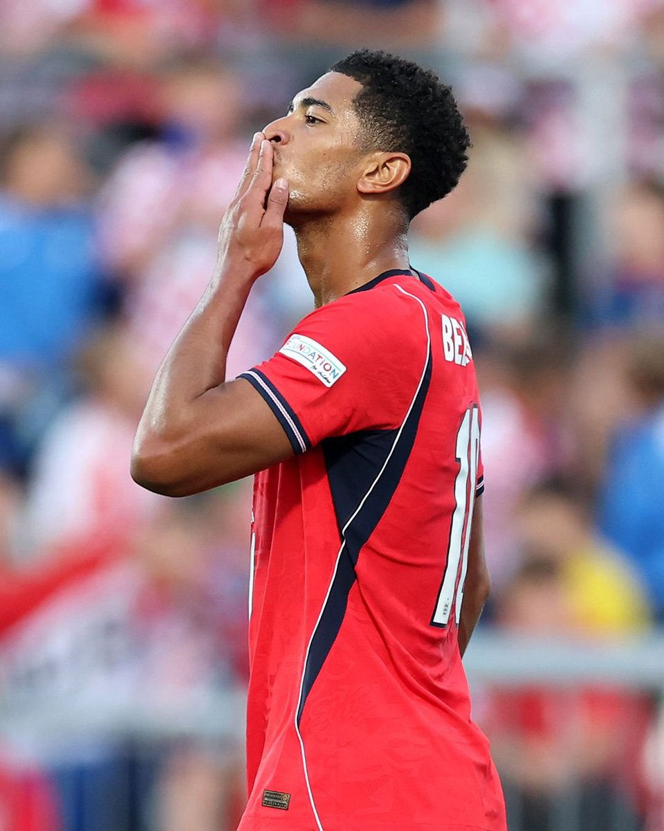 iamezebaba's tweet photo. 🚨 𝗡𝗘𝗪: Jude Bellingham in the 1st HALF vs. Croatia:
• 3 G/A
• 1 goal
• 2 assists
• 3 big chances created
• 6 key passes
• 1 shot
• 3 dribbles
• 7 duels won
• 2 defensive contributions
• 100% crosses
• 100% long balls
GREATEST 1ST HALF PERFORMANCES EVER! 🏴󠁧󠁢󠁥󠁮󠁧󠁿 https://t.co/XeahOIFAgv