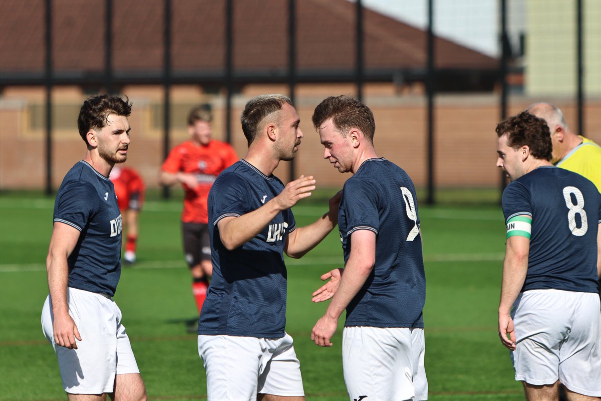 east_saltoun's tweet photo. Was at the Edinburgh Strollers V Rutherglen Glencairn AFC for the second round of the Only Sport Scottish Amateur Cup
Match photos to follow soon ( well done guys certainly was an exciting send half)

@LeafaOfficial @EdinStrollersFC @GlencairnAFC https://t.co/ayJoitnKul
