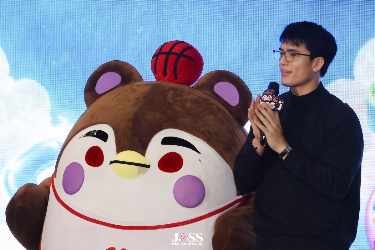 JossWayarofc's tweet photo. ขอบคุณทุกคนที่มาร่วมกิจกรรมและมาหาจอส กวิน และกวินซ์ลีย์ในวันนี้นะคะ ❤️💜

ขอบคุณสำหรับทุกกำลังใจ ทั้งจากทีมหน้างานและหน้าจอ รวมถึงรอยยิ้มและพลังงานดี ๆ ที่ส่งให้กันในวันนี้นะคะ

กลับบ้านปลอดภัย และหลับฝันดีนะคะ ❤️💜

Thank you everyone for joining the activities and coming to see Joss, Gawin, and Guinzly today. ❤️💜

Thank you for all the love and support, both from everyone at the event and those cheering from home, as well as all the smiles and positive energy you shared with us today.

Have a safe journey home and sweet dreams. ❤️💜

JOSSGAWIN GUINZLY BIG FAM
#GMMTVFANIVAL2026HappyFamilyxJG
#JossWayar #JossGawin #GUINZLY
