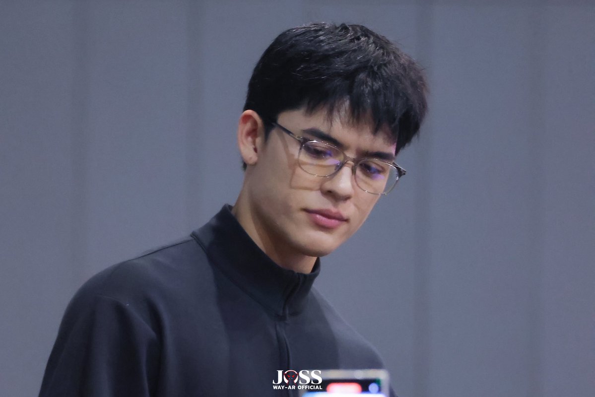 JossWayarofc's tweet photo. ขอบคุณทุกคนที่มาร่วมกิจกรรมและมาหาจอส กวิน และกวินซ์ลีย์ในวันนี้นะคะ ❤️💜

ขอบคุณสำหรับทุกกำลังใจ ทั้งจากทีมหน้างานและหน้าจอ รวมถึงรอยยิ้มและพลังงานดี ๆ ที่ส่งให้กันในวันนี้นะคะ

กลับบ้านปลอดภัย และหลับฝันดีนะคะ ❤️💜

Thank you everyone for joining the activities and coming to see Joss, Gawin, and Guinzly today. ❤️💜

Thank you for all the love and support, both from everyone at the event and those cheering from home, as well as all the smiles and positive energy you shared with us today.

Have a safe journey home and sweet dreams. ❤️💜

JOSSGAWIN GUINZLY BIG FAM
#GMMTVFANIVAL2026HappyFamilyxJG
#JossWayar #JossGawin #GUINZLY