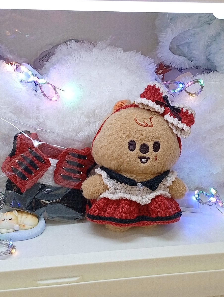 sekizeu_'s tweet photo. girlfriend👀 #skzoo #hanquokka #straykids #crochet #dollclothes https://t.co/ptUX8XP7vr