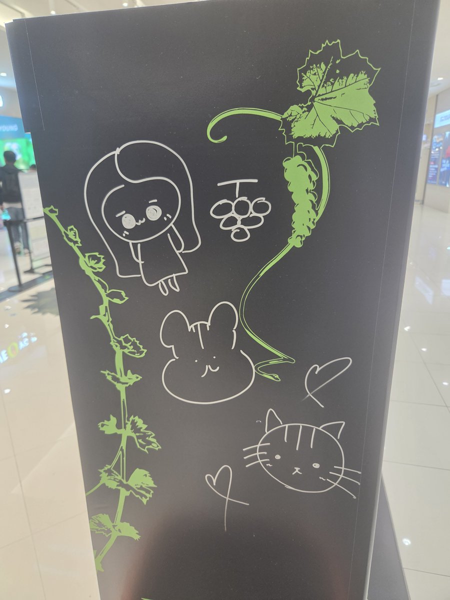 macofchamp0603's tweet photo. 永登浦タイムスクエアのポップアップストアいってきました
幸せに😆🍀なるような空間でした
#Niziu 
#SourGrapeu https://t.co/w4r1ktcAdH