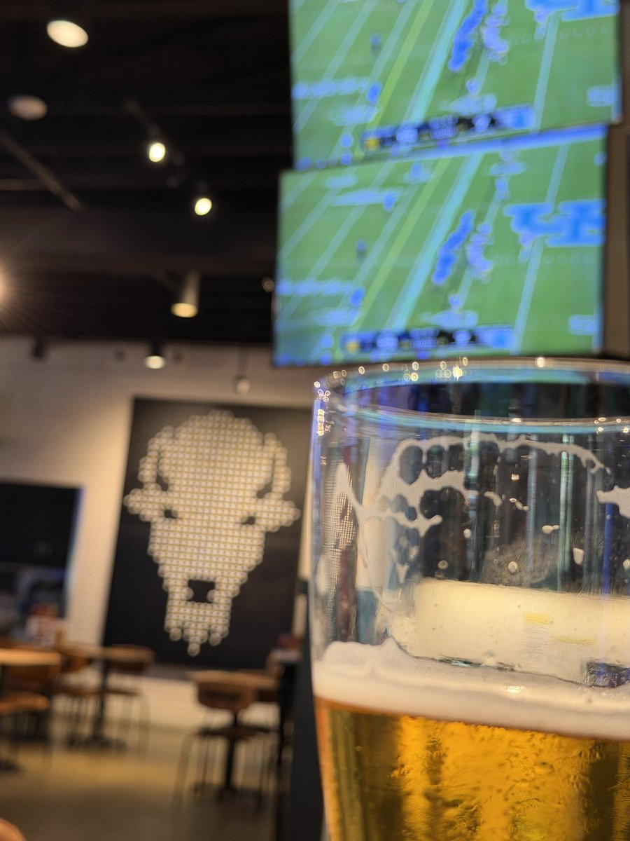 5FootNothinPod's tweet photo. Cheers folks! #GoIrish ☘️
#2Screens https://t.co/upPGzBwnNz