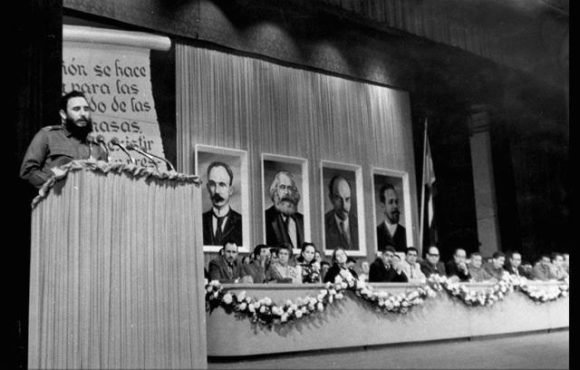 alfonso_noya's tweet photo. La razón de ser de un Partido Comunista en #Cuba y todo el movimiento de organización relativo a él; la constitución de su nuevo órgano de prensa, el periódico Granma y la lectura —por primera vez— de la carta de despedida del Che fueron  esencias de aquel día, hace 60 años. https://t.co/7HyxHX1lu3