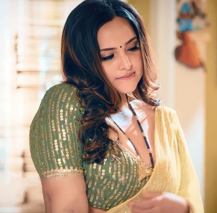 Linducuckson's tweet photo. റോഡ് പണിക്കുവന്ന ബംഗാളി വീട്ടിൽ നിന്ന് ഇറങ്ങി പോകുന്ന കണ്ട ഞാൻ : അമ്മെ.. അയാൾ എന്തിനാ വന്നത്.

അമ്മ : കുറച് വെള്ളം കുടിക്കാൻ വന്നതാടാ 

ഞാൻ : ബെട്രൂമിൽ ആണോ പൂറി വെള്ളം കൊടുക്കുന്നെ , അതും വാതിൽ അടച്ച് https://t.co/Zi2BQKYbUm