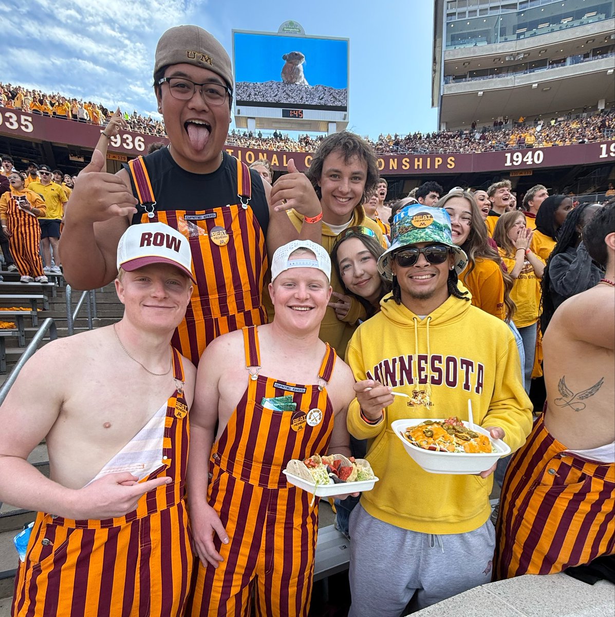 GopherFood's tweet photo. 🌮 Nacho average game day snack. 👀

Load up on Super Nachos and Beef Tacos at Eat. Drink. Taco. in Section 141. 🌮🔥

Your #GopherGameDay just got a whole lot tastier. https://t.co/BlaaOmfqAL