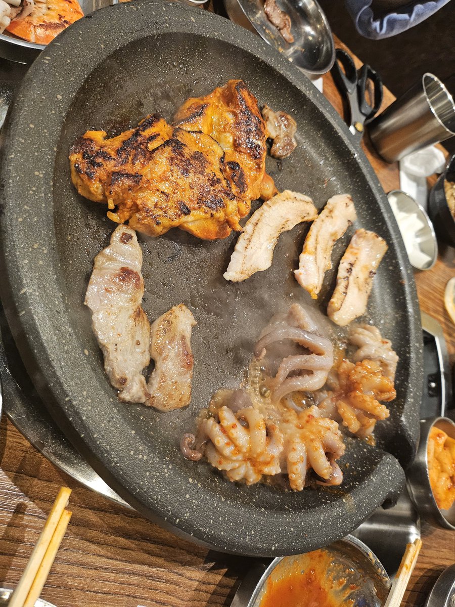 Mimimomo0212's tweet photo. 韓国料理美味しかったー( ¨̮ )💕 https://t.co/XBK89Sv8X7