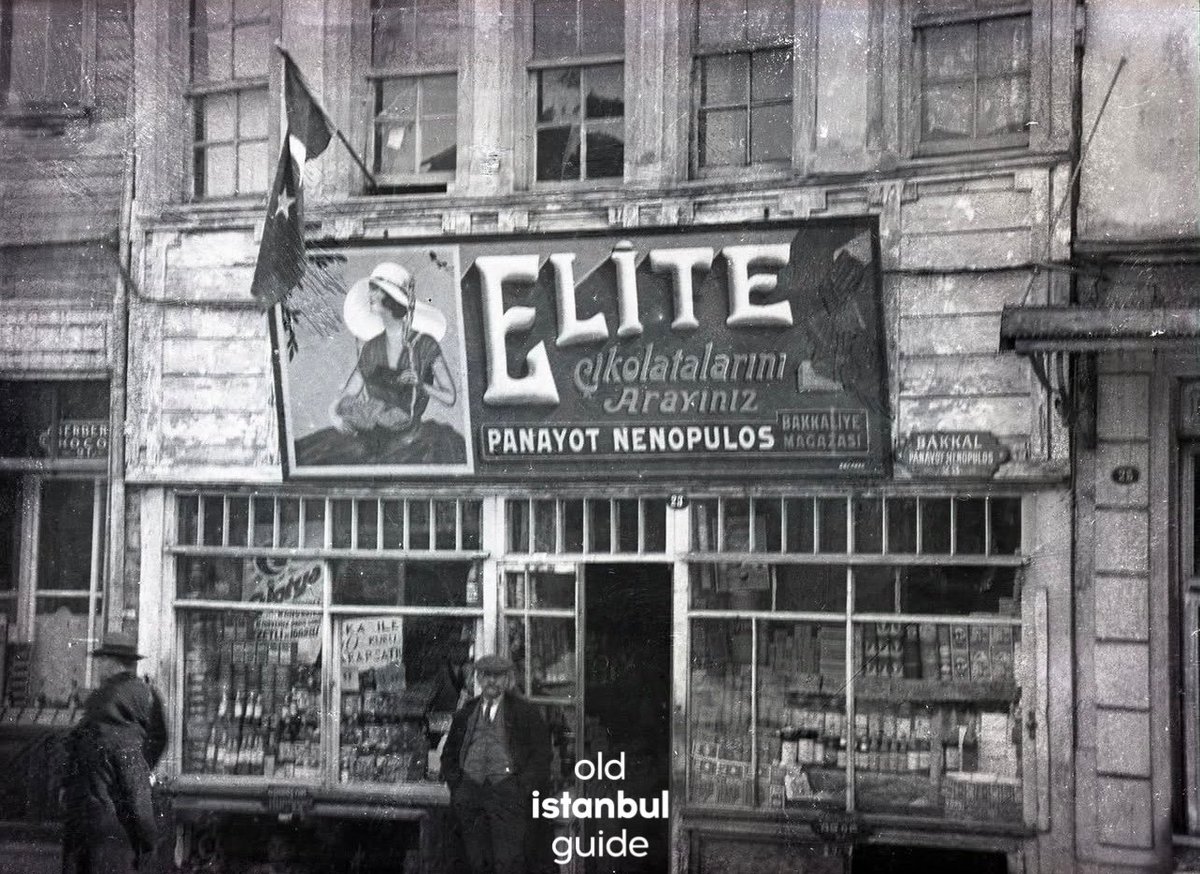 oldtmsgoodvbz's tweet photo. Panayot Nenopulos’un bakkal dükkanı.

📅1930’lar / the 1930s
📸Suna ve İnan Kıraç Vakfı Basın Fotoğrafları Arşivi

Panayot Nenopulos’s grocery store. https://t.co/W3w8ZaHIcV