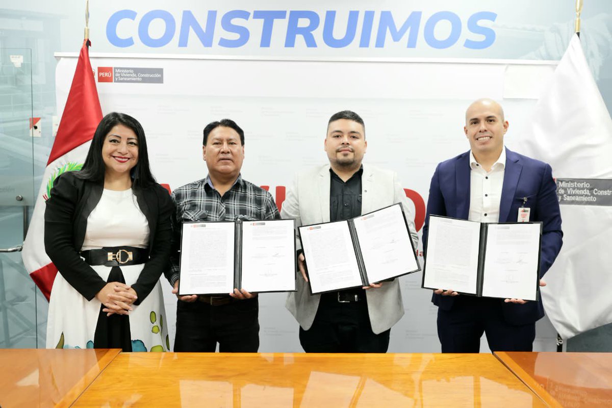viviendaperu's tweet photo. ✅ Cusco: Más de 6 mil habitantes de Chamaca mejorarán su movilidad urbana 

📌 Más de 6200 habitantes del distrito de Chamaca, en la provincia de Chumbivilcas, se beneficiarán con un proyecto de movilidad urbana valorizado en más de S/6,2 millones, que permitirá mejorar calles, avenidas y espacios públicos del distrito. 

📌 Para hacerlo realidad, el Ministerio de Vivienda, Construcción y Saneamiento (MVCS), la Municipalidad Distrital de Chamaca y Hudbay Perú S.A.C. suscribieron un convenio de inversión mediante Obras por Impuestos (OxI).

📰 Nota de prensa: https://t.co/jW24plrjNJ