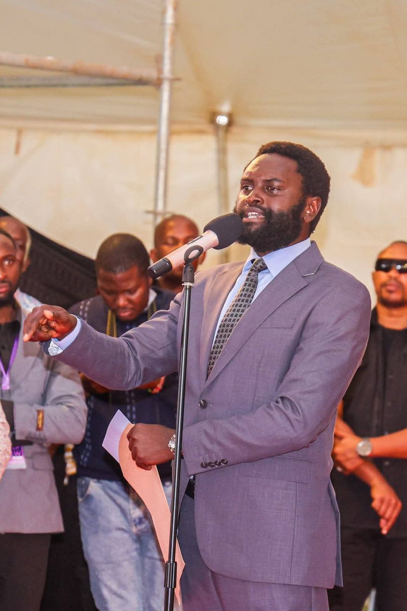 methumuhia's tweet photo. Earlier today, I joined family, friends and leaders at the burial service of Mwalimu Jackson Karua, father to PLP Party Leader Hon. Martha Karua.

I conveyed the condolence message from my party leader H.E. Rigathi Gachagua, EGH and DCP party. 

In my remarks, I emphasized... https://t.co/vb23ZcLb7A