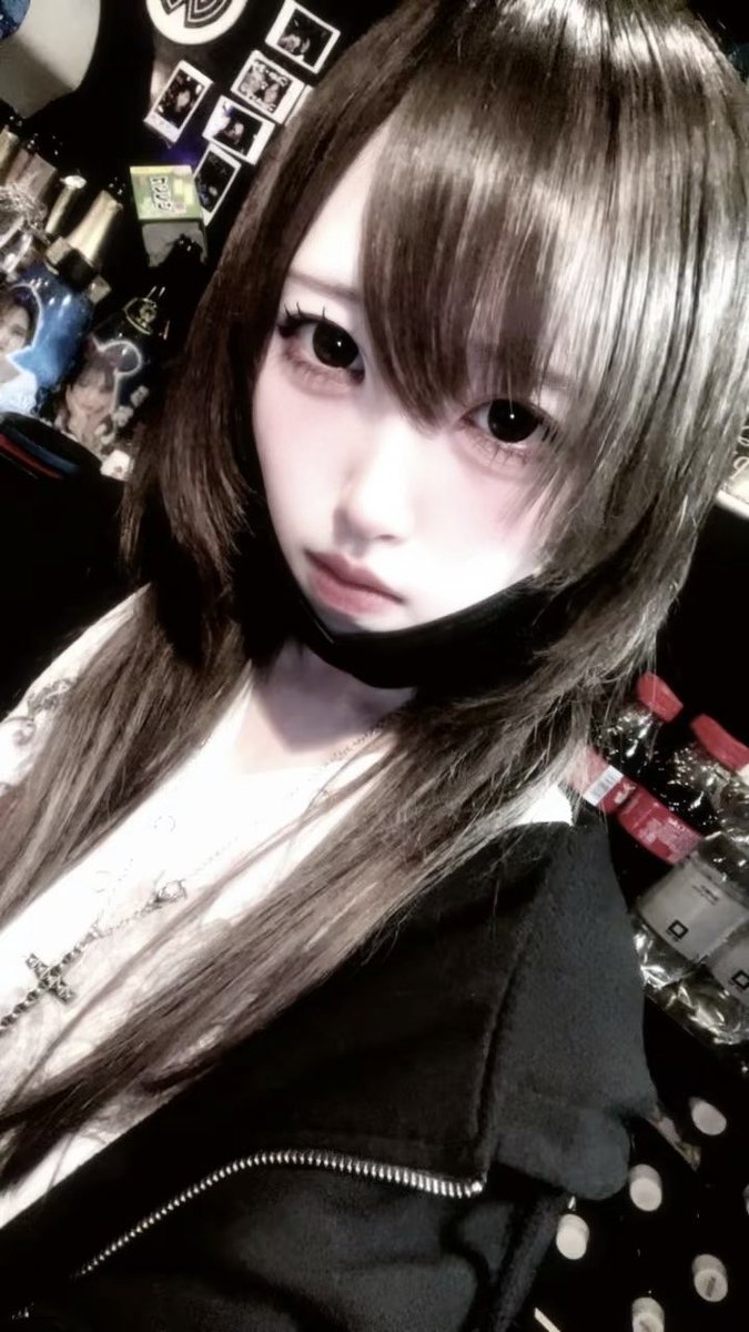 ranran_warp's tweet photo. 出勤しておりまする‼️
あげるの遅くなってしまったけど健在しておりますよ꒰ᐡ - ‧̫ -`ᐡ꒱💕
 #ガールズバー #ガルバ #横浜 #鶴見 #WARP #いいね返し #自撮り界隈 https://t.co/Jyvzi9gECG