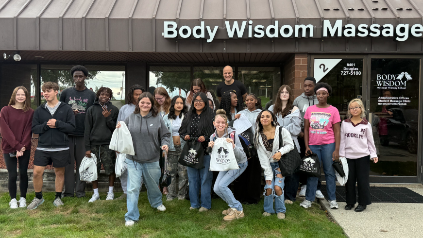 iJAGRocks's tweet photo. #CareerExploration = discovering what’s possible! 💙
Students spent the day at #BodyWisdom exploring through hands-on activities, pro panels, networking & real conversations.
TY for opening your doors to #iJAG!
@BF_District @UrbandaleCSD @vhstigers @DMschools #StartsRightHere https://t.co/9MNojt8SUk