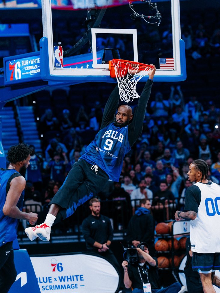 76ersMuse's tweet photo. This LeBron photo is absolutely 🔥🔥🔥 https://t.co/yYWaV6Kec6