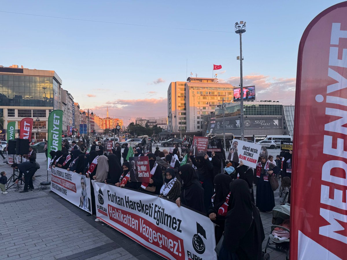 furkan_histnbl's tweet photo. Alparslan Kuytul Hocaefendi, Semra Kuytul Hocahanım ve diğer kardeşlerimizin haksız tutukluluğuna son verilmesi ve adaletin tecelli etmesi için basın açıklamamızı gerçekleştirdik.

Haksızlık karşısında sessiz kalmayacak, adalet yerini bulana kadar mücadelemizi kararlılıkla sürdüreceğiz.

📍 Gaziosmanpaşa Meydanı

#KardeşlerimizeOzgürlük
SemraHocaya Ozgürlük
AlparslanHocaya Ozgürlük
ZulmeKarşı Meydanlardayız