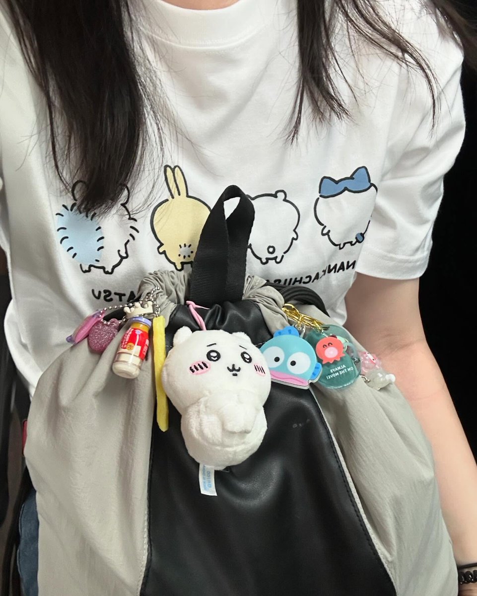 hulangpig's tweet photo. 내년에 시험 한번에 합격하고
토벌 다니면서 기깔나는 인생 살고 싶음 https://t.co/6F2V6FfZUQ