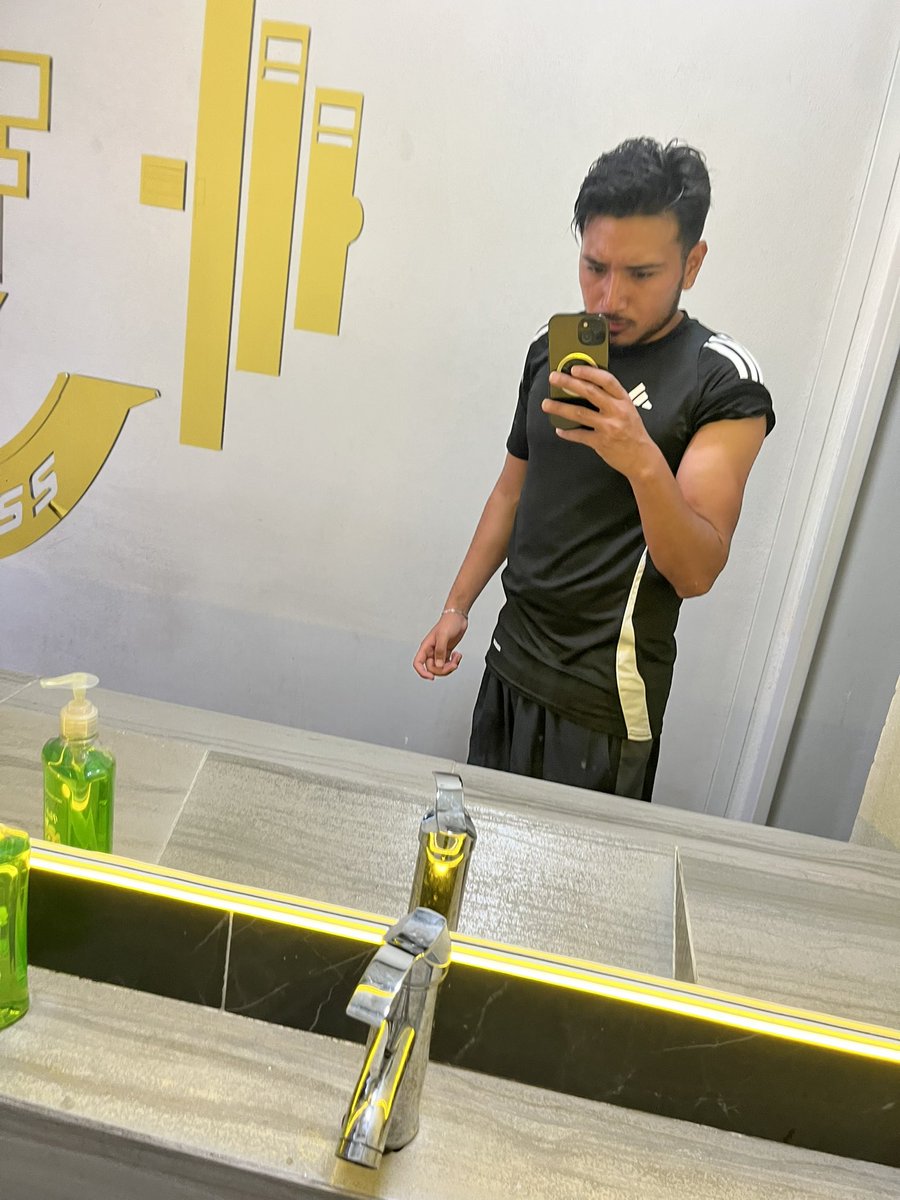placercompX's tweet photo. Hoy tocó 💪 y lo más rico traigo las axilas sudadas 🥵
#cruising #HotMX #fitnes #NSFWLatam https://t.co/aV7xtXxcMI