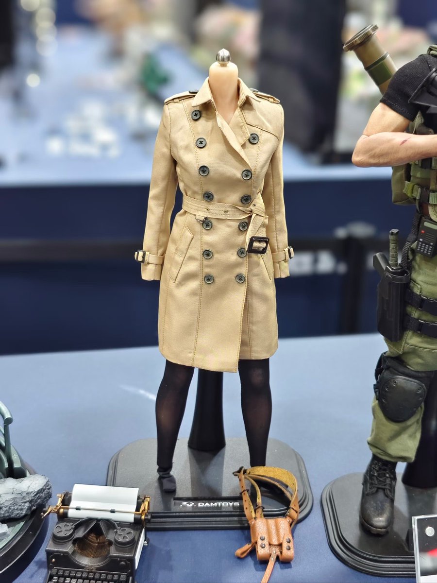 kathyanhy's tweet photo. A look at the 1/6-scale Ada Wong figure from Resident Evil 2 Remake with a new base, created by DamToys at the Wonder Festival 🦋

#AdaWong #RE2Remake #REBHFun #ResidentEvil https://t.co/VB19O38wYb