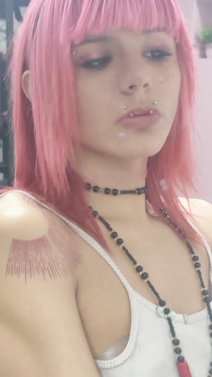 MeneBruxa's tweet photo. Cabelo liso nois nem ama https://t.co/oPN0N3Zcl5