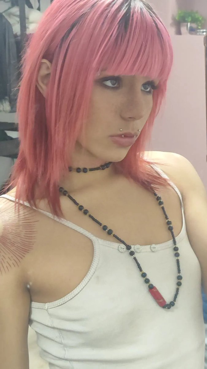 MeneBruxa's tweet photo. Cabelo liso nois nem ama https://t.co/oPN0N3Zcl5