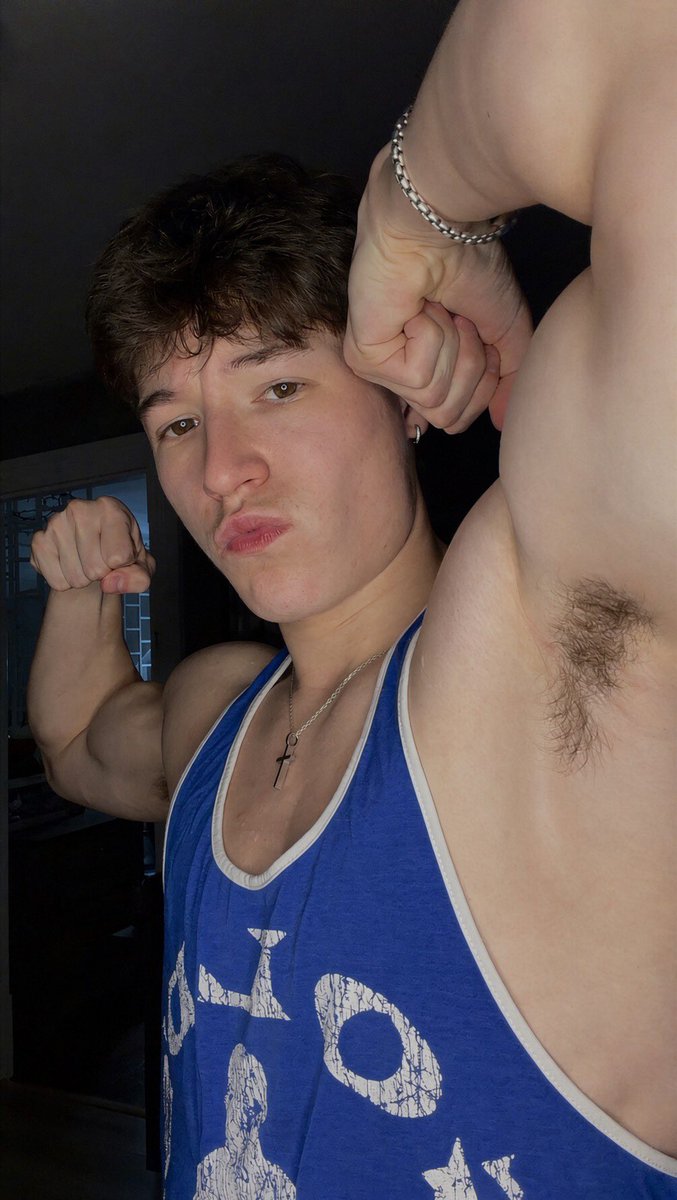 AlexanderReid0's tweet photo. Alpha studs ready to rob you today https://t.co/8UHjDrwtvU