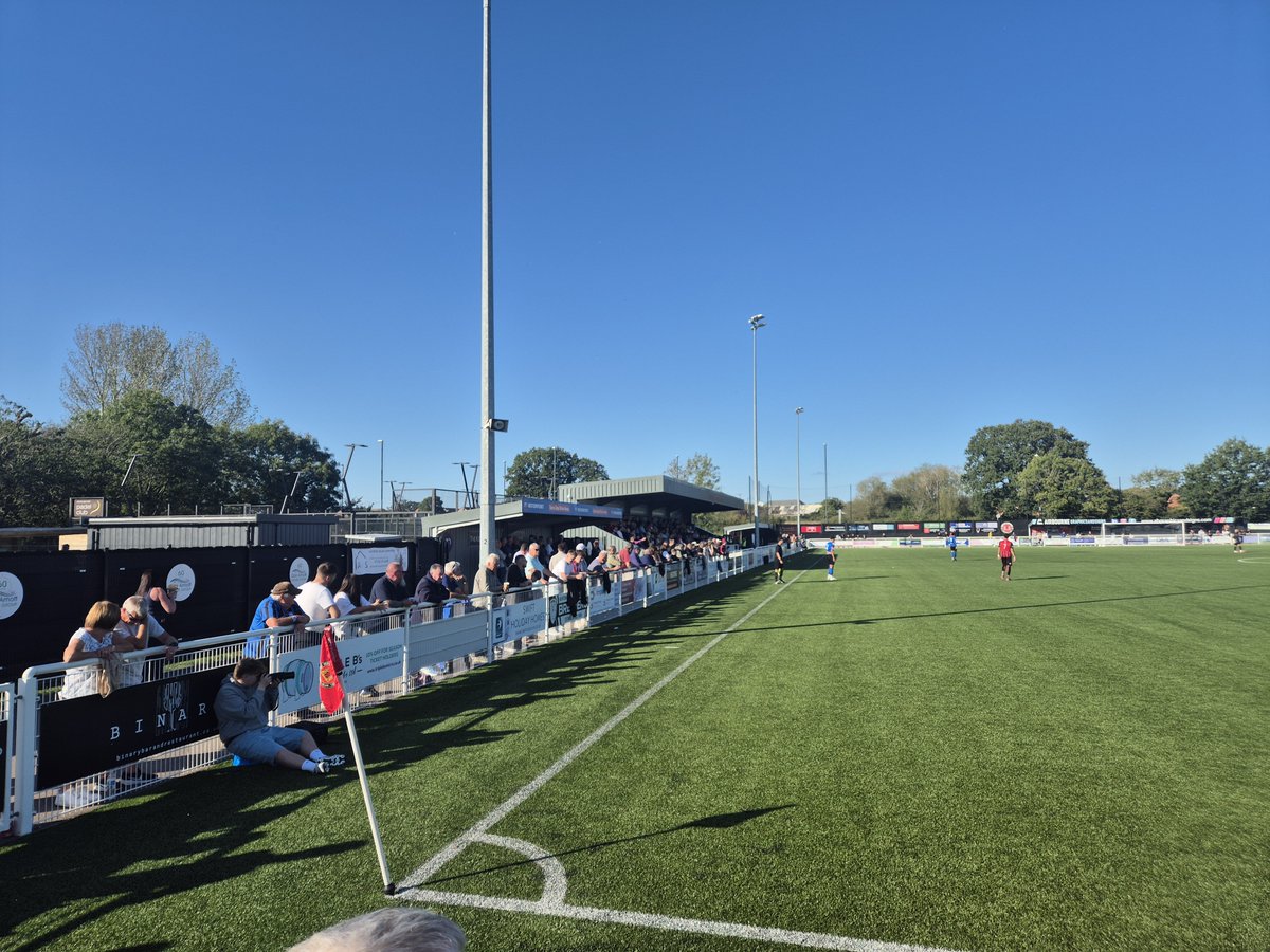 Nickthebee36's tweet photo. @Mickleover_FC v @LongEatonUnited today, my first visit to Mickleover. Really nice ground with great facilities. Not a match to live long in the memory but the hosts scored in each half to win 2-0 and could have had a few more. Very decent crowd of 470⚽️ @NonLeagueCrowd https://t.co/PJjSlc2ZRT