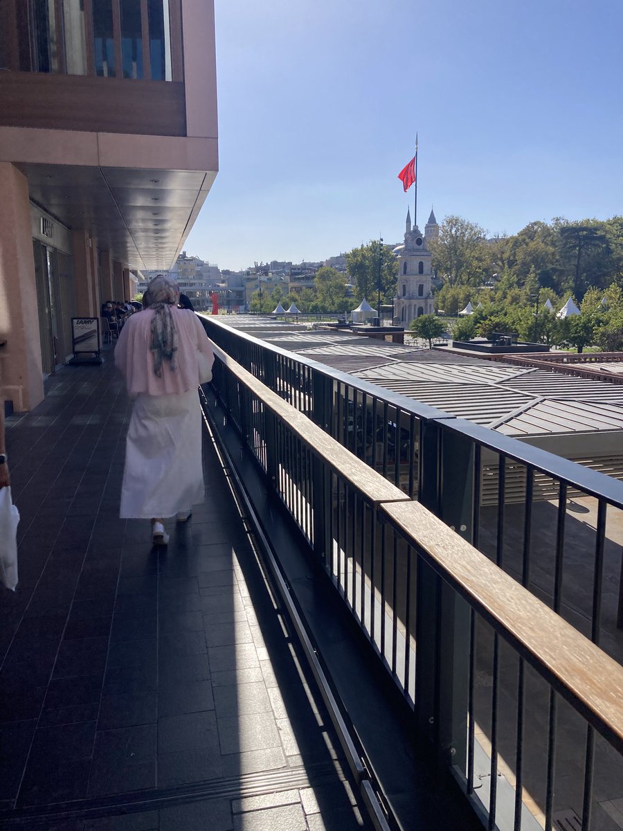 1mimar1mimar's tweet photo. Karaköy route➡️📍Galataport/ Nuseetiye Cami / Tophane Saat Kulesi https://t.co/GZ5nLZxydA