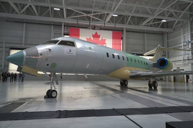 AAAJHSA's tweet photo. بومباردييه Global 6500 الكندية: منصة حديثة فائقة المدى، يصل مداها إلى 12,223 كم، وسرعتها إلى Mach 0.90، وسقفها التشغيلي إلى 51 ألف قدم، بمحركي Rolls-Royce Pearl 15 يتميزان بالكفاءة والمراقبة الرقمية المتقدمة للحالة والصيانة. وتجمع المنصة بين المدى والسرعة وكفاءة الوقود والاعتمادية وقابلية التعديل للمهام الخاصة، ويُقدّر سعر الطائرة الجديدة بنحو 58–60 مليون دولار قبل التعديل وإضافة أنظمة المهام.