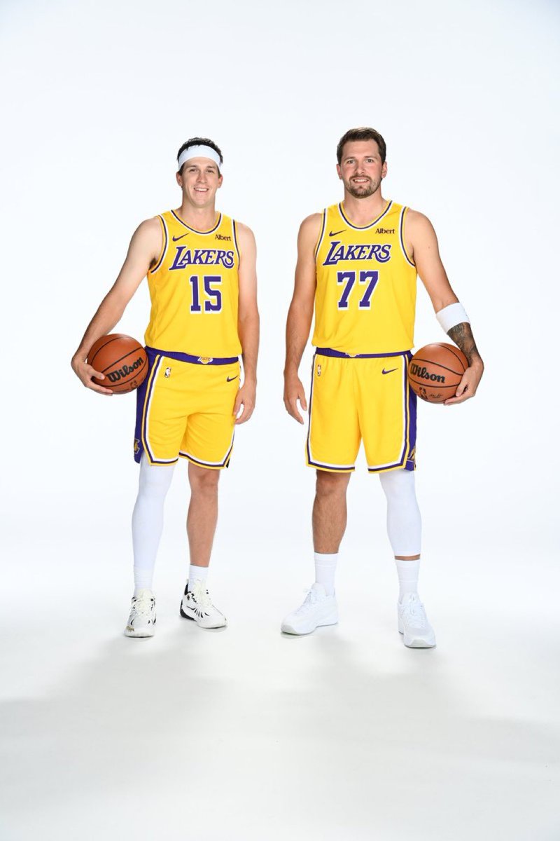 LakeShowFamily's tweet photo. LAKERS BASKETBALL IS BACK IN 2 DAYS!!!! 👀 https://t.co/1RiqfUWEeK