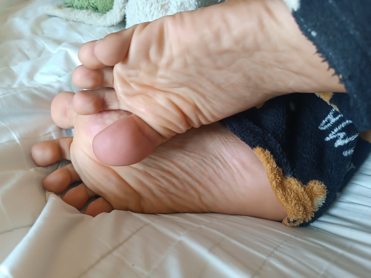 SmewiPatitas's tweet photo. Bonito día, mis patitas dicen hola (   ^⁠ω⁠^⁠） https://t.co/UrNLzNEdLa