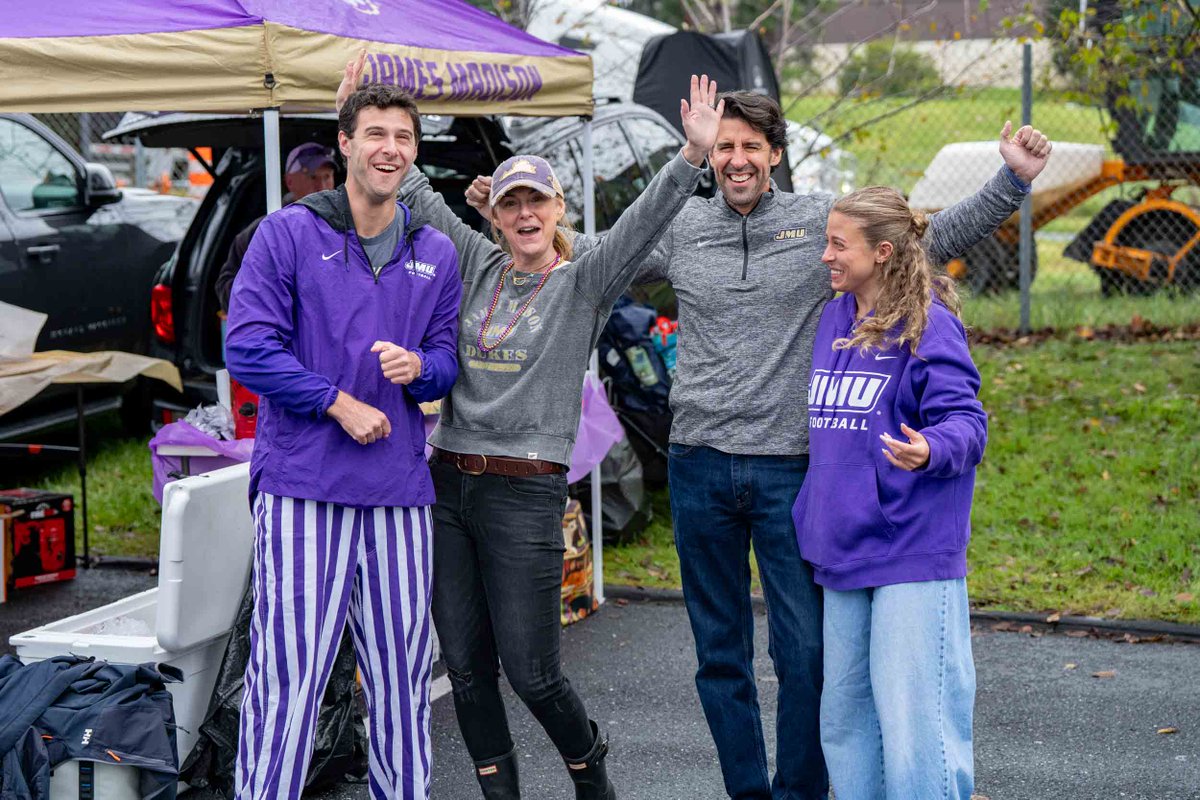 JMU's tweet photo. Getting to spend time with our families on game day = priceless. https://t.co/UwQ7KSWFyT