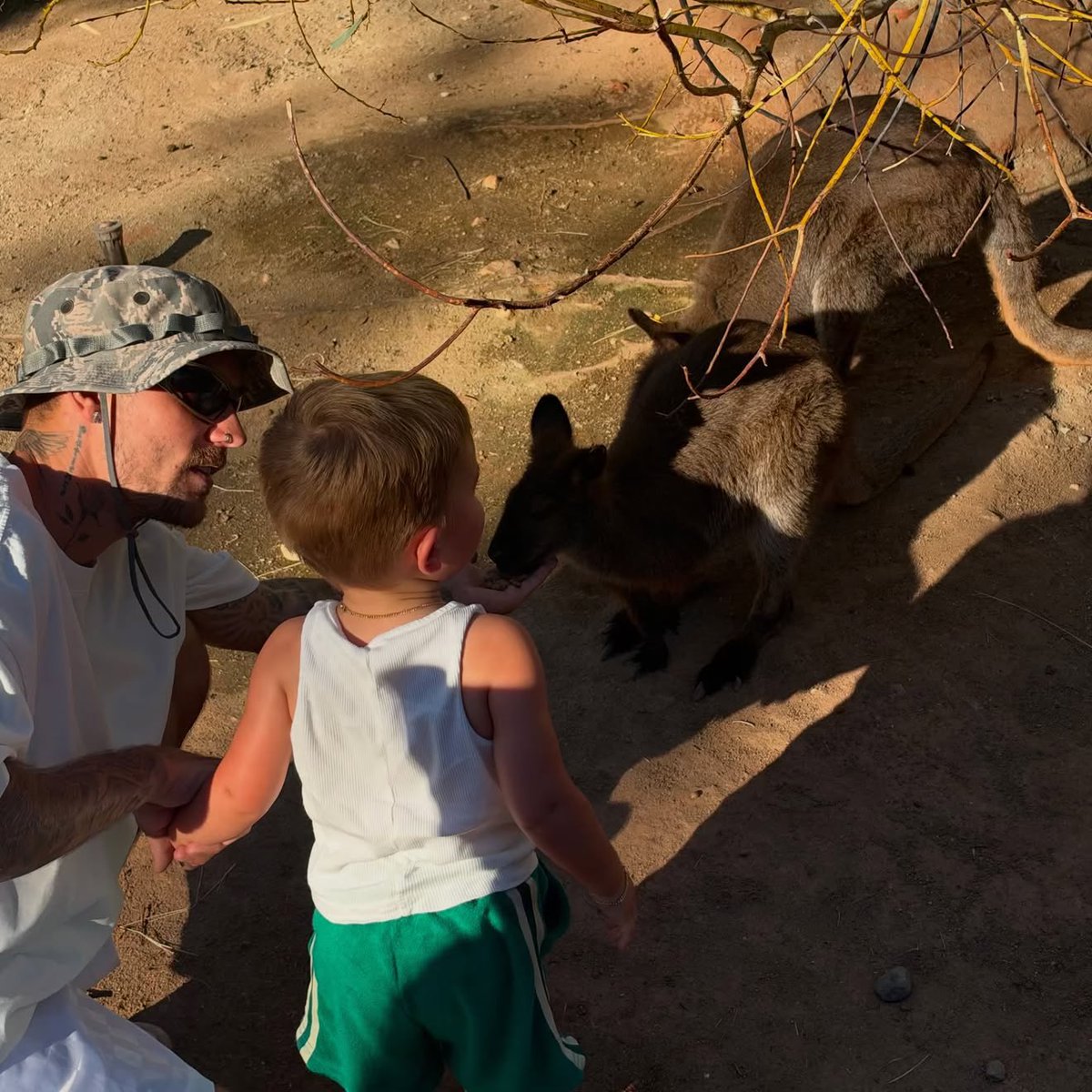 JustinsTourNews's tweet photo. Justin Bieber shares new photos on Instagram. https://t.co/O8dx9cnF1a