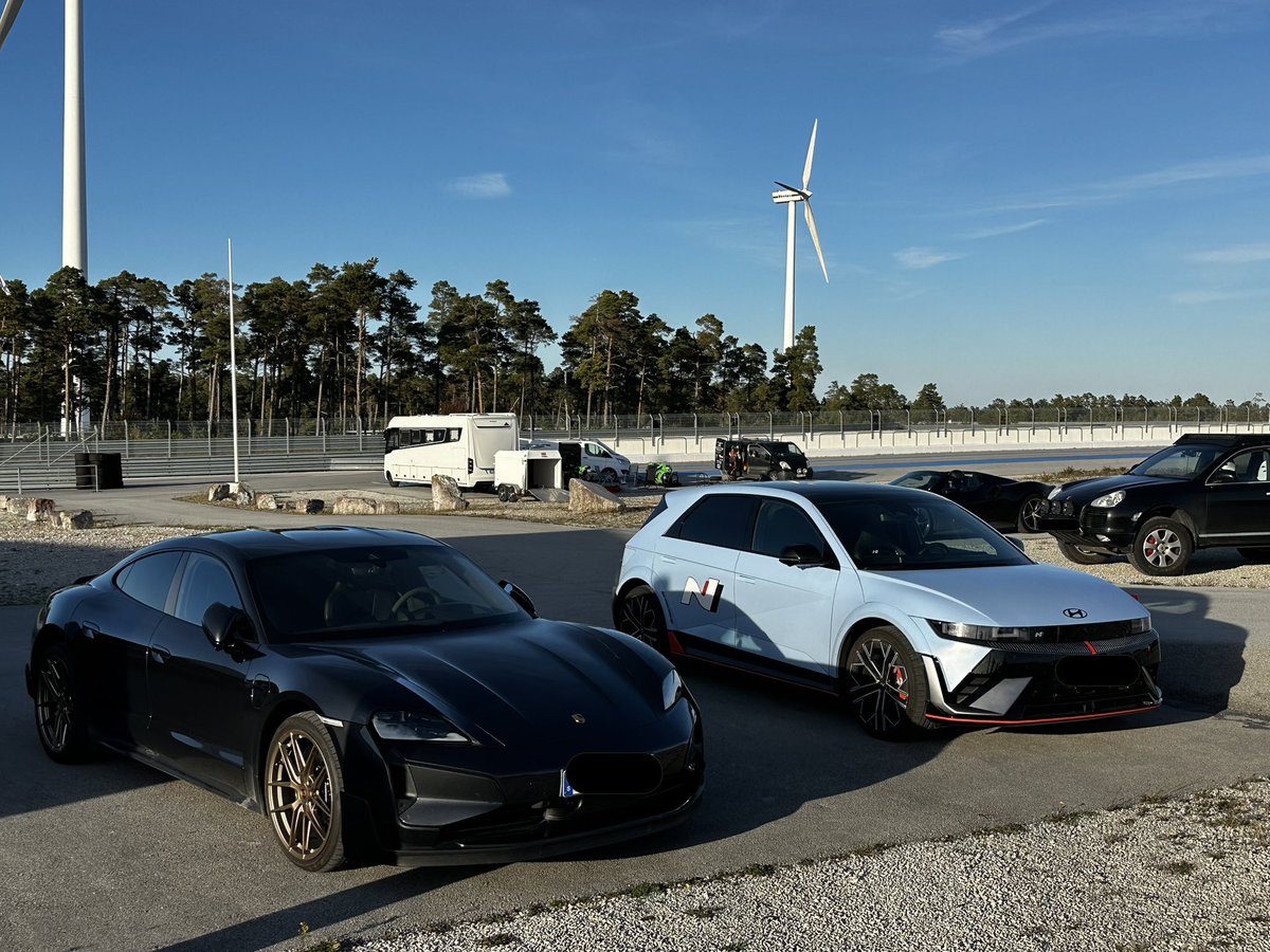 GotlandRing_RTC's tweet photo. What a lovely day @gotlandring_race_circuit Welcome on Sunday or the upcoming weekends #gotlandring #trackday #racetrack #gotland #racecircuitgotland 🏎🏍🏁🔆🐶 https://t.co/bDNYlb11Rb