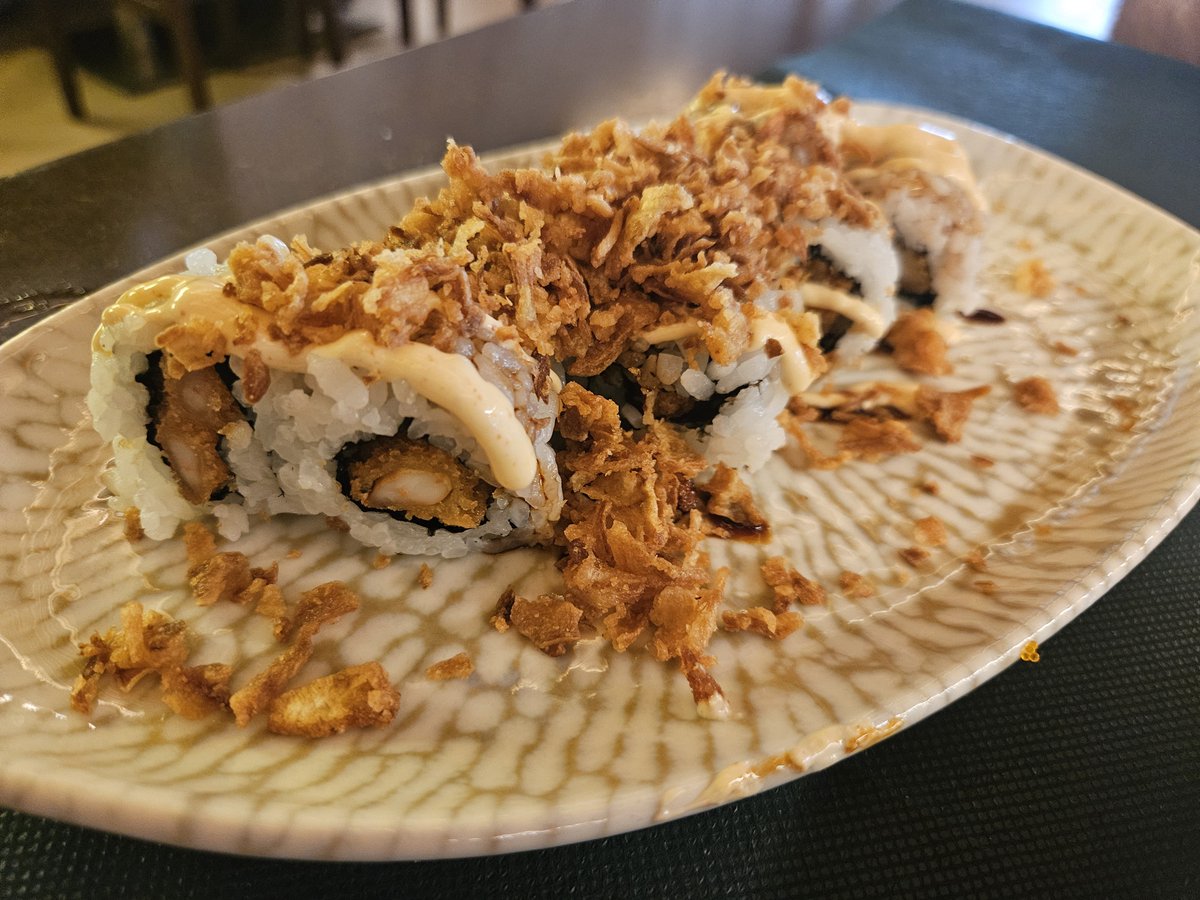 xDesyre__7's tweet photo. Hoy hemos ido a comer sushi 🥰✨️
#Sushi🍣 #MyFavoriteDate #HappySaturday https://t.co/5XUMkS2caB