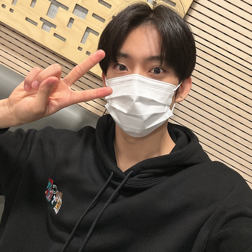 K_magic_810's tweet photo. サンドゥル君ソロ10thおめでとう🎉素敵に成長した歌声に涙でてこれからもその歌声を聴きづづけられるよう応援したいと思ったよT^T💕
💚공카(ペンカぺ)応援中💚
2026,10,03(토) 💕
#B1A4 #BANA #びぽカペ推し押し
週末ゴンチャン 挨拶ありがとう✨
ゴンチャンは들형の公演見に行くのかな? https://t.co/A37TFvj2Vg
