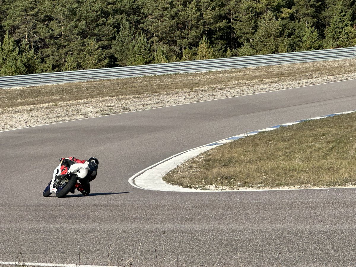 GotlandRing_RTC's tweet photo. What a lovely day @gotlandring_race_circuit Welcome on Sunday or the upcoming weekends #gotlandring #trackday #racetrack #gotland #racecircuitgotland 🏎🏍🏁🔆 https://t.co/3XaXZtMpkD