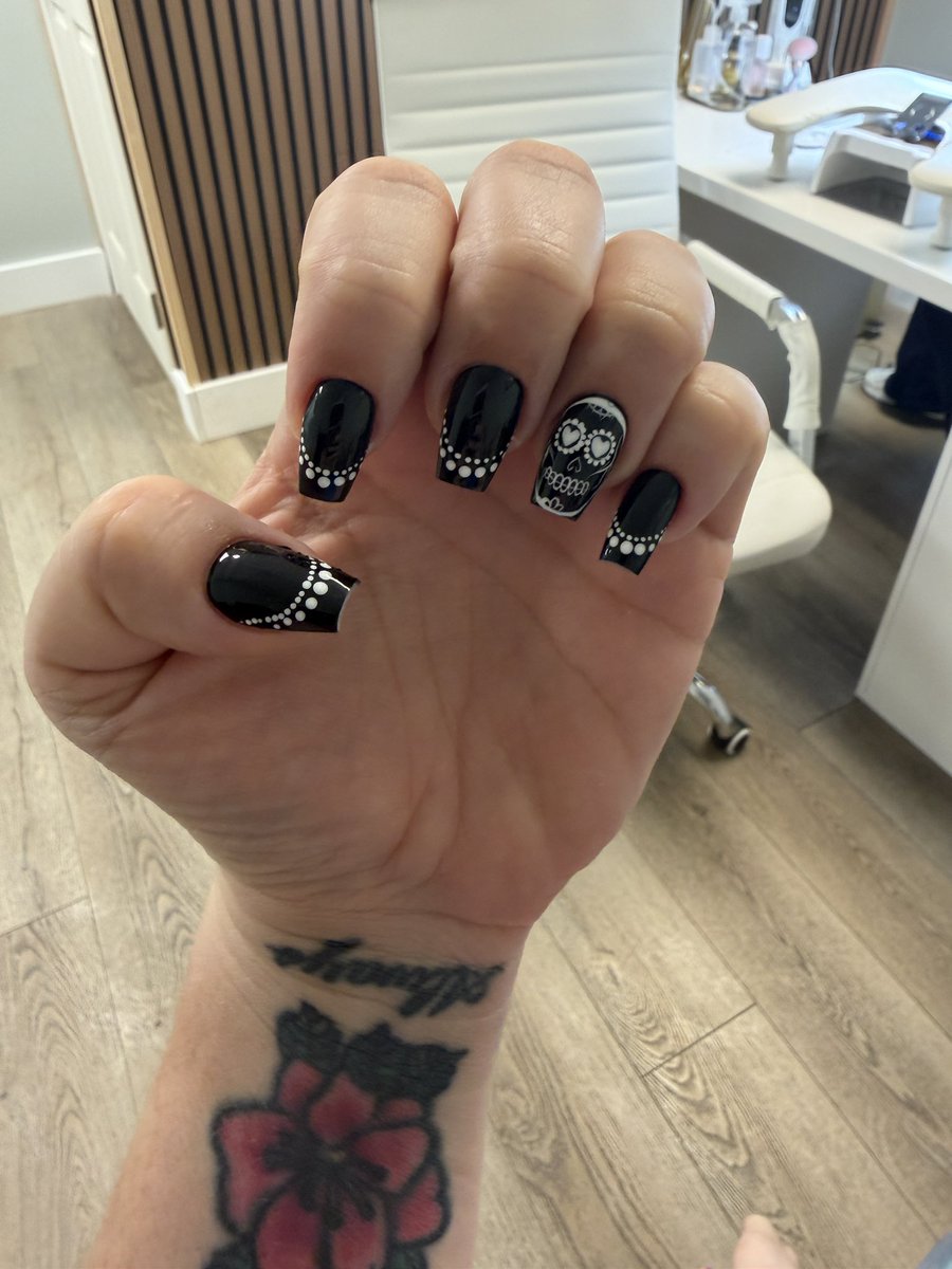 islandsoles82's tweet photo. Mani + pedi day ๐ค๐โจ Fresh black polish, hand-painted details, and a little attitude from fingertips to toes. The gold sandals just make the pedi hit different ๐
Whoโs paying for the next appointment? ๐
๐ค
#ManiPedi #FreshNails #BlackNails #NailArt #HandPaintedNails #Pedicure #PrettyFeet #ToeNails #NailDay #SpoiledGirl #TreatMe #FeetOfX #FootContent #BlackAndgold