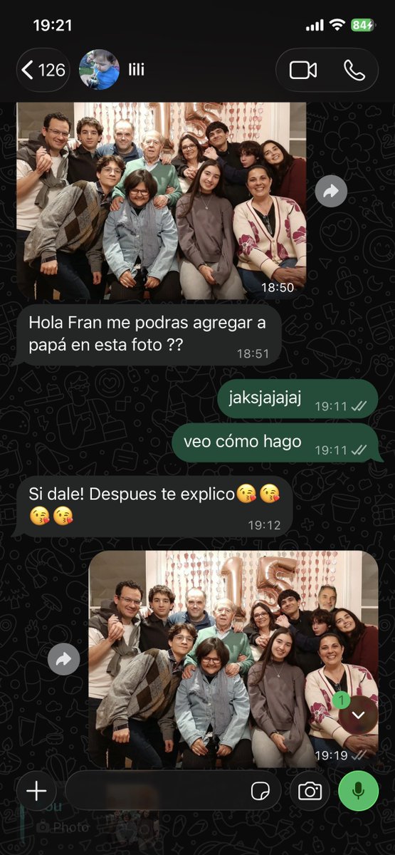 moulinroyals's tweet photo. mi abuela desde ayer que me tiene de chat gpt pero yo como soy anti ai lo estoy haciendo con el arte ancestral de picsart https://t.co/M9yNh3CCIM