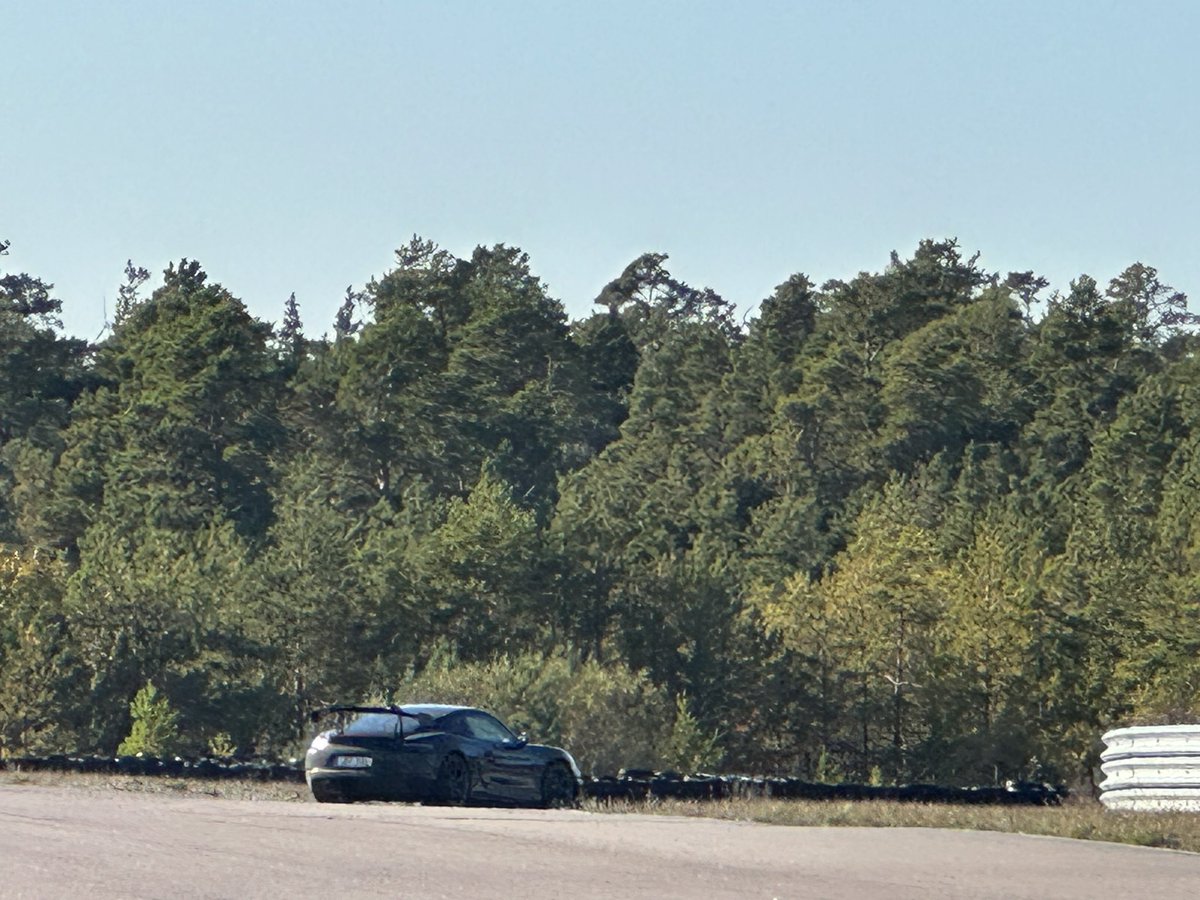 GotlandRing_RTC's tweet photo. What a lovely day @gotlandring_race_circuit Welcome on Sunday or the upcoming weekends #gotlandring #trackday #racetrack #gotland #racecircuitgotland 🏎🏍🏁🔆 https://t.co/4VeF0AncHX