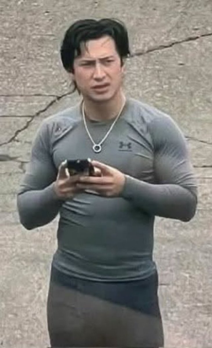 discostorrie's tweet photo. HIS HAIR IS SO LONG he’s SO BIG AND MUSCULAR AND THE RING AND HIS BICEPS https://t.co/qR5Rh9AtaY