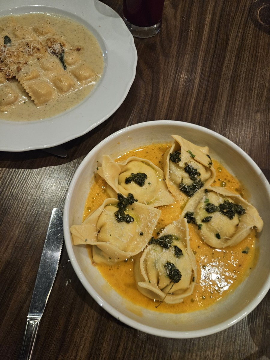 aaaisaii's tweet photo. ~ 3 calories I think https://t.co/uwiT1p7QHV
