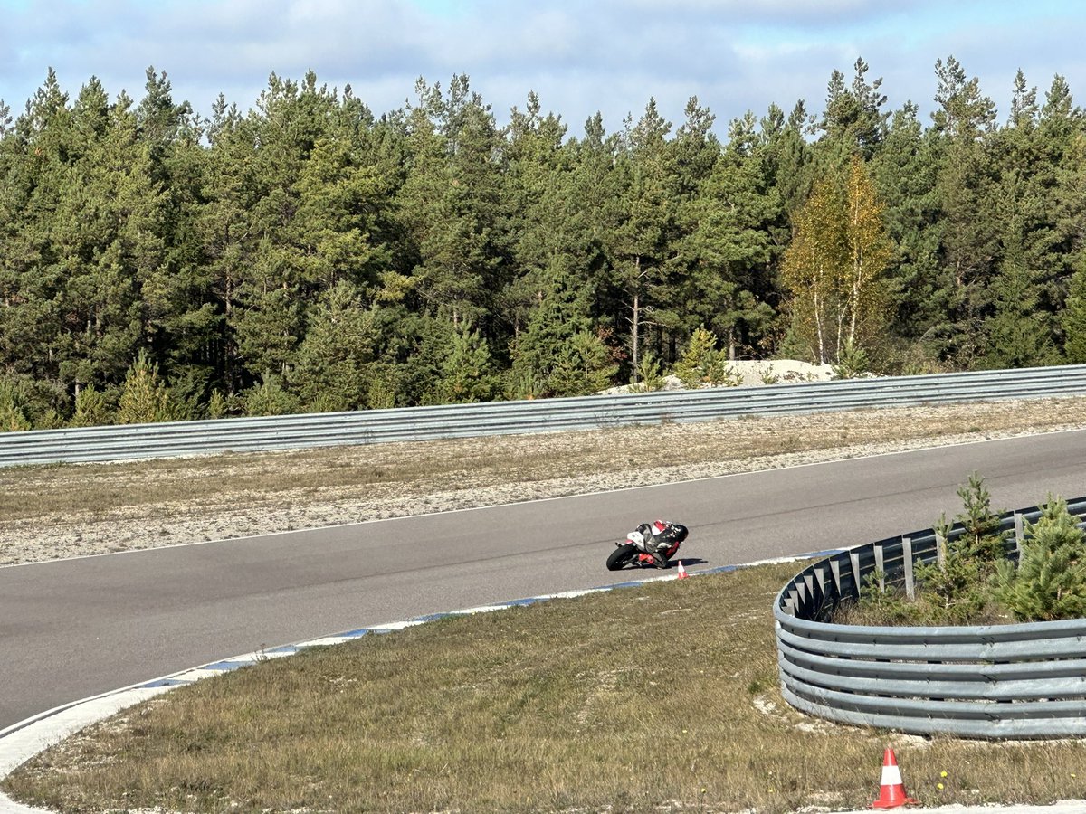 GotlandRing_RTC's tweet photo. What a lovely day @gotlandring_race_circuit Welcome on Sunday or the upcoming weekends #gotlandring #trackday #racetrack #gotland #racecircuitgotland 🏎🏍🏁🔆 https://t.co/Y60wSUDSOQ