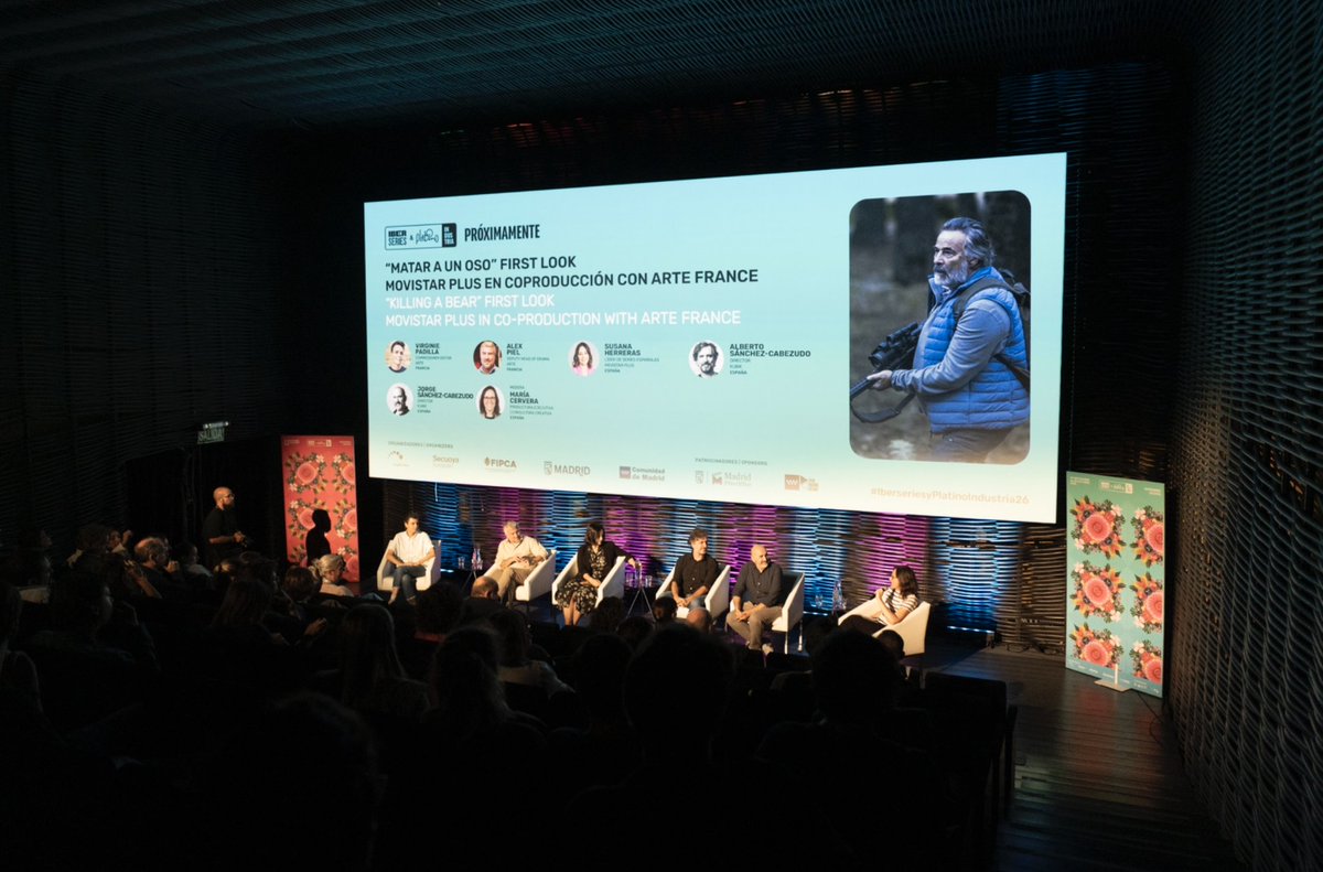 iberseries_pi's tweet photo. 🎬 Así fue el Iberscreening «Matar a un oso» en #IberseriesyPlatinoIndustria26

Movistar Plus+, ARTE y los creadores Jorge y Alberto Sánchez-Cabezudo compartieron las claves del proceso creativo de la serie y presentaron en exclusiva sus primeras imágenes. https://t.co/ugJfPKFTZQ
