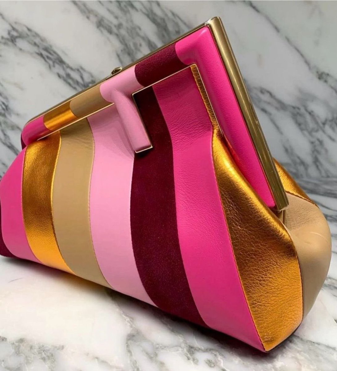 Eveboards's tweet photo. Fendi clutch https://t.co/quaSpg6xua