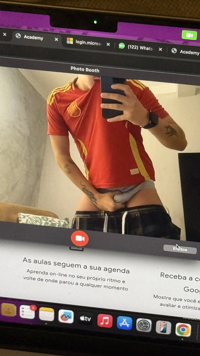 queissocerutti's tweet photo. meio que fiz um ensaio https://t.co/LcONA1gaPM