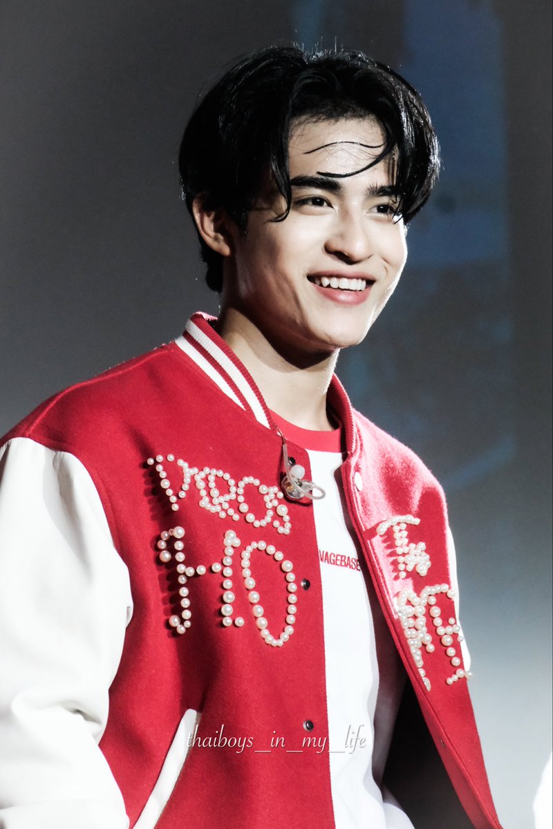 days_with_thai's tweet photo. So Happy to meet you today，Barcode 🫶🏻🫶🏻 U did so great today🥹🥹

CLOVER PARIS FIRST STAGE

#TPOPSTAGEINPARIS
#CLO_VERxTPOPSTAGEINPARIS
#barcodetin @BarcodeTin https://t.co/oVwdnzwDWc
