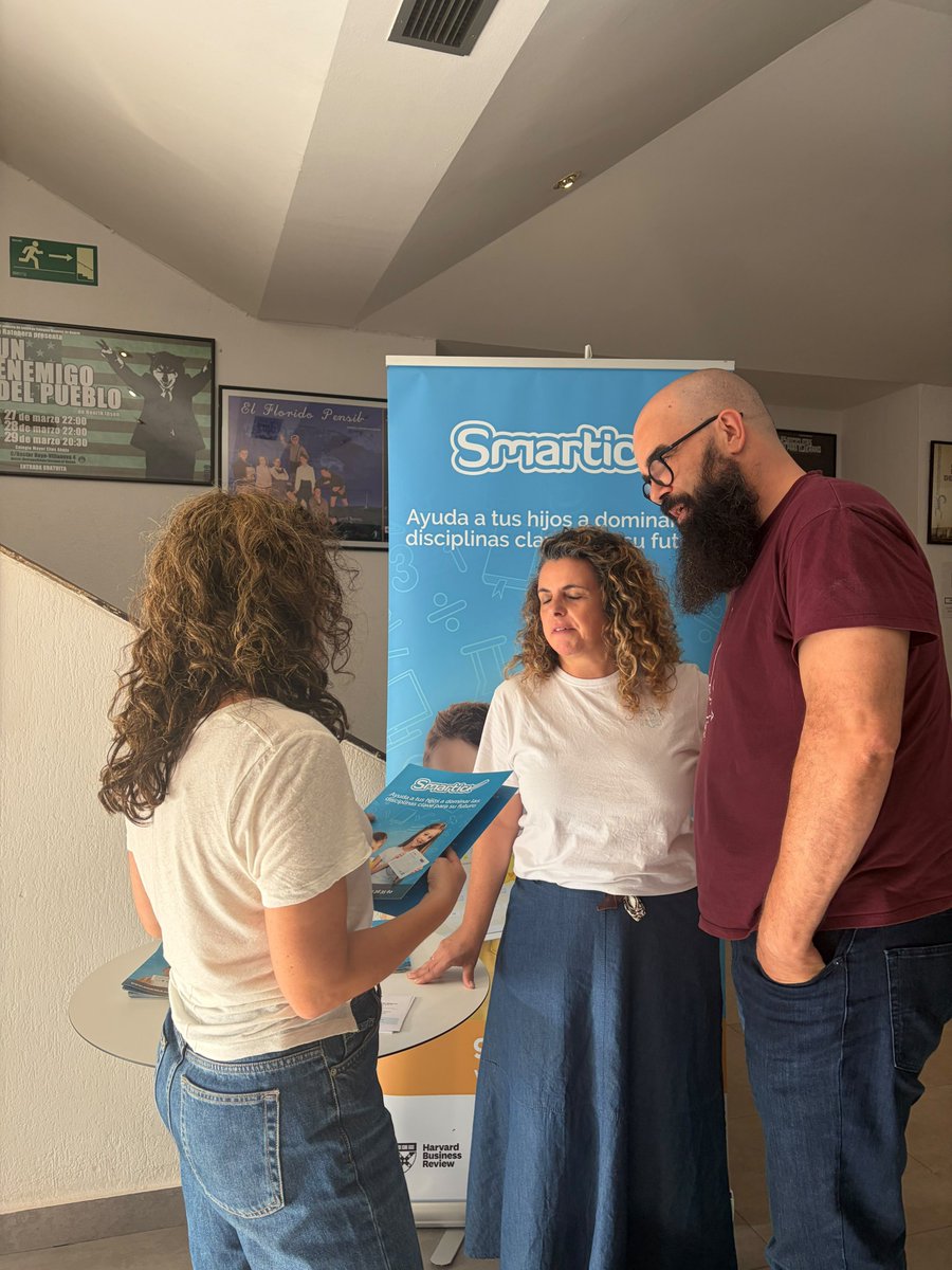 Smartickmetodo's tweet photo. Sábado intenso en el congreso de Altas Capacidades de @AsocEducaDe con el equipo Smartick. @tocamates ha hablado sobre nuestros contenido de ampliación. #AltasCapacidades. https://t.co/lDd9sCSngi