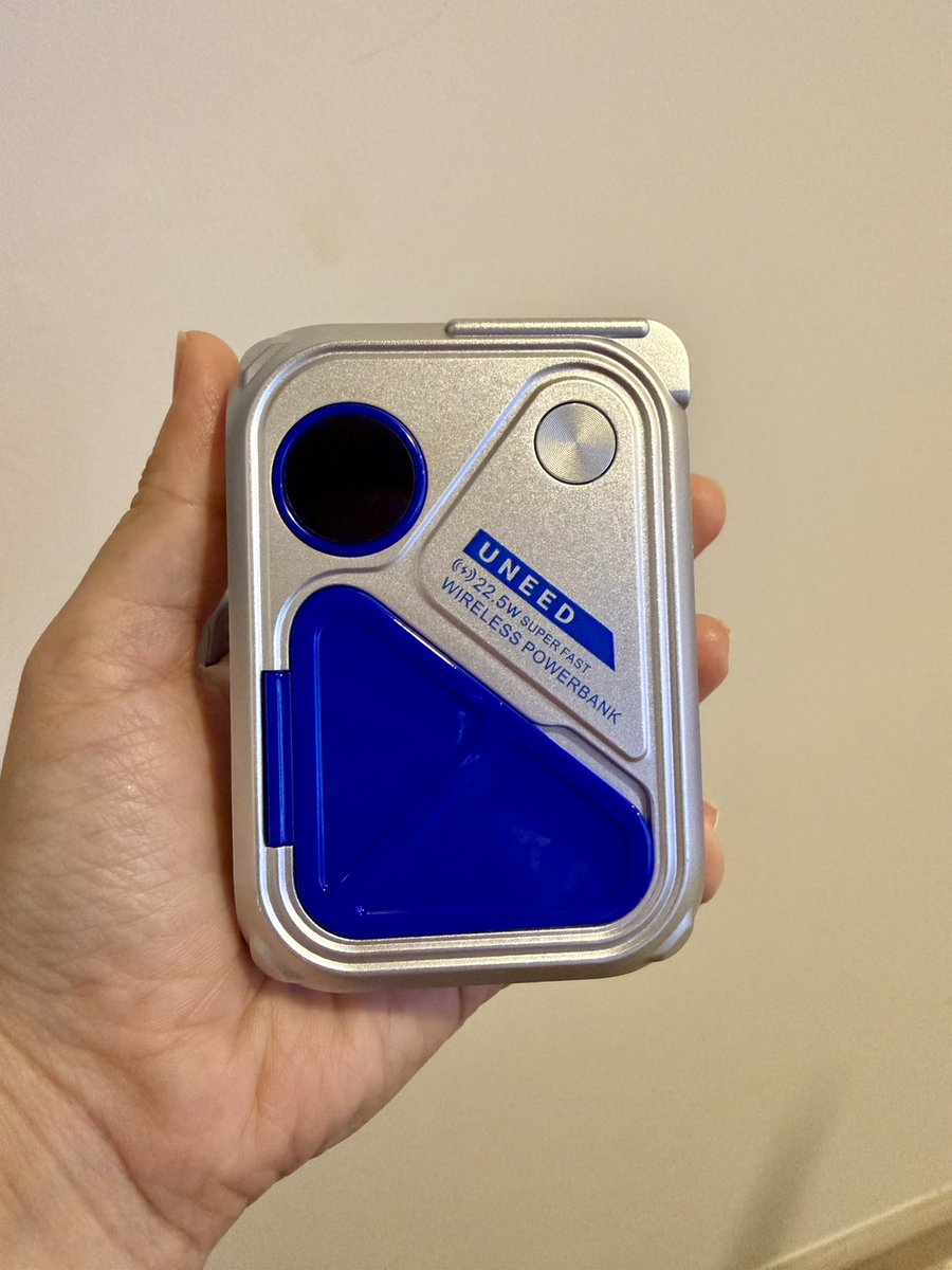 PiZcHa_Aek's tweet photo. พาวเวอร์แบงค์จิ๋วแต่ถึก! UNEED Magnetic 30,000mAh ชาร์จเร็ว PD35W แปะหลังเครื่องแน่นมาก ไม่ต้องพกสายให้วุ่นวายอีกต่อไป ⚡️
พิกัดจิ้มในคอมเมนต์ได้เลยน้า 👇
#พาวเวอร์แบงค์ #UNEED #Powerbankไร้สาย #ของดีบอกต่อ https://t.co/LPslIq5OWj