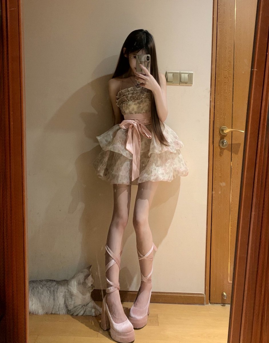 yolanda97uu7's tweet photo. 再强调一次：我不要🚪！真不要！ 想看什么痛快点告诉我， 我看到立马发.就是手发酸发不完而已 不需要你们打钱支持我
1：看福
2：看🐻
3：全部都要 https://t.co/TLuUOBBhFi