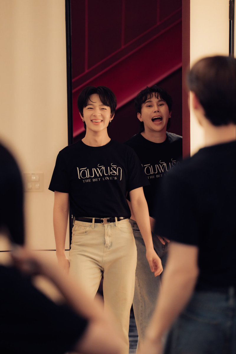 CwrNew's tweet photo. //จูโน่ก็ยิ้มเป็น ไปพี่ออฟ กลับ! 🫰🏻
MR FANBOY CHAPTER 6
#MrFanboyEP6 https://t.co/8SGOCJkVlh